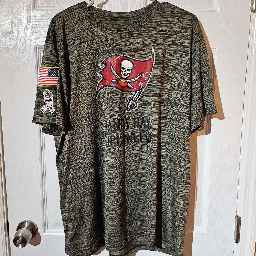 Nike Tampa Bay Buccaneers T Shirt XL